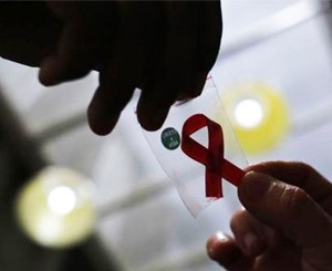 AIDS Reports : Investigating an Epidemic